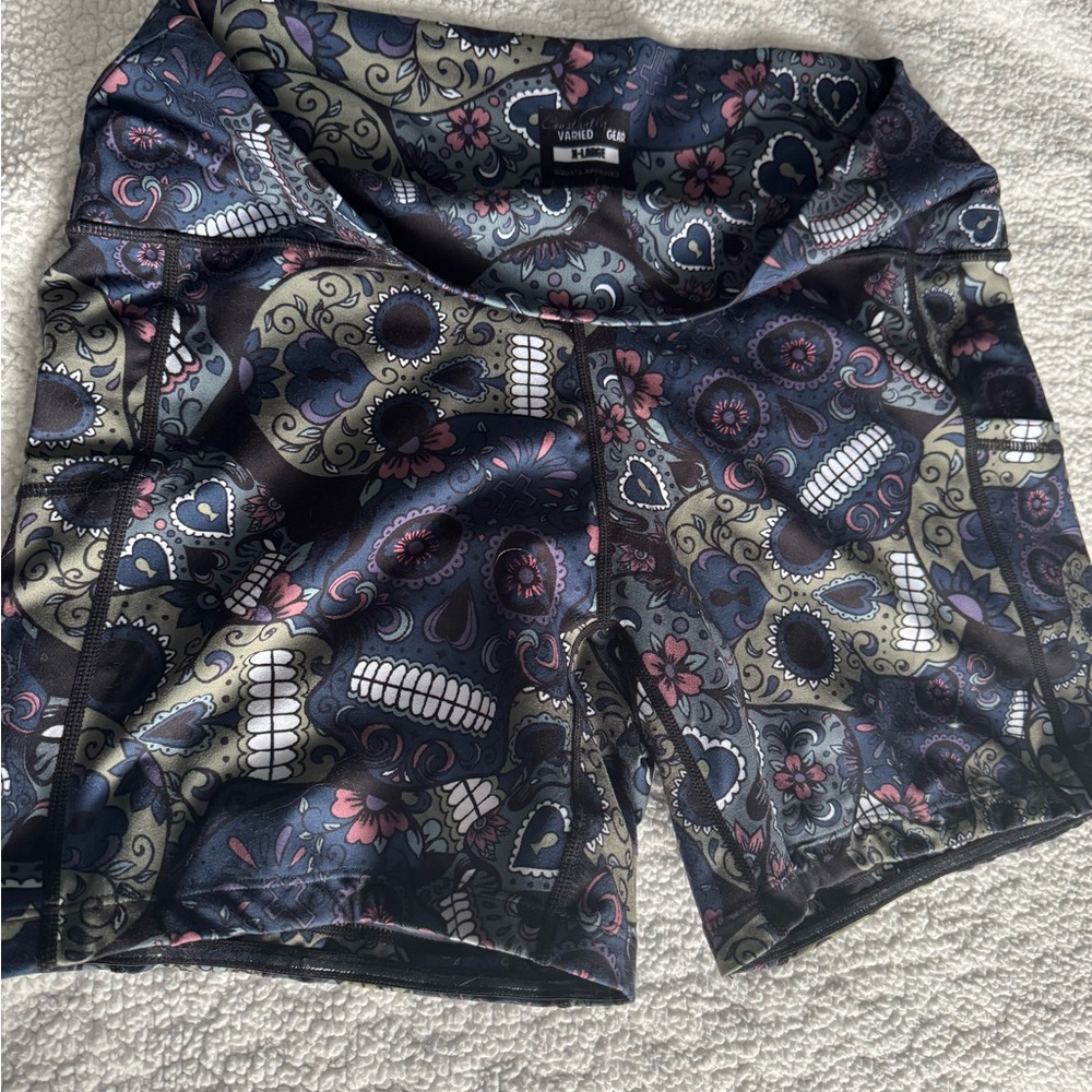 CVG Voodoo Vixen Women's Skull Print Shorts - Purple and Gray XL 5”